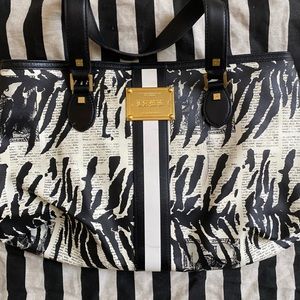 LAMB by Gwen Stefani shoulder bag